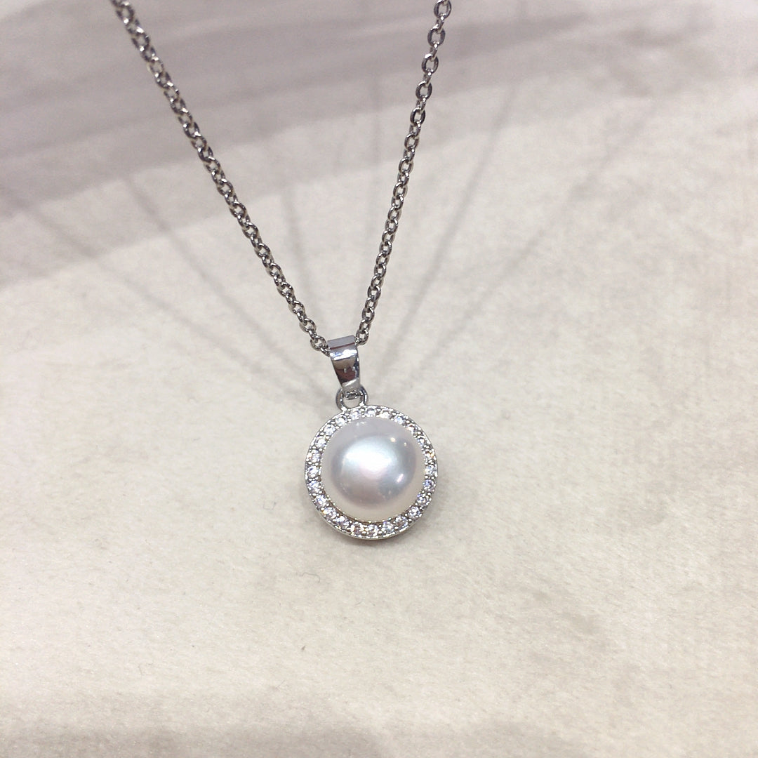 Freshwater Pearl Pendant Necklace