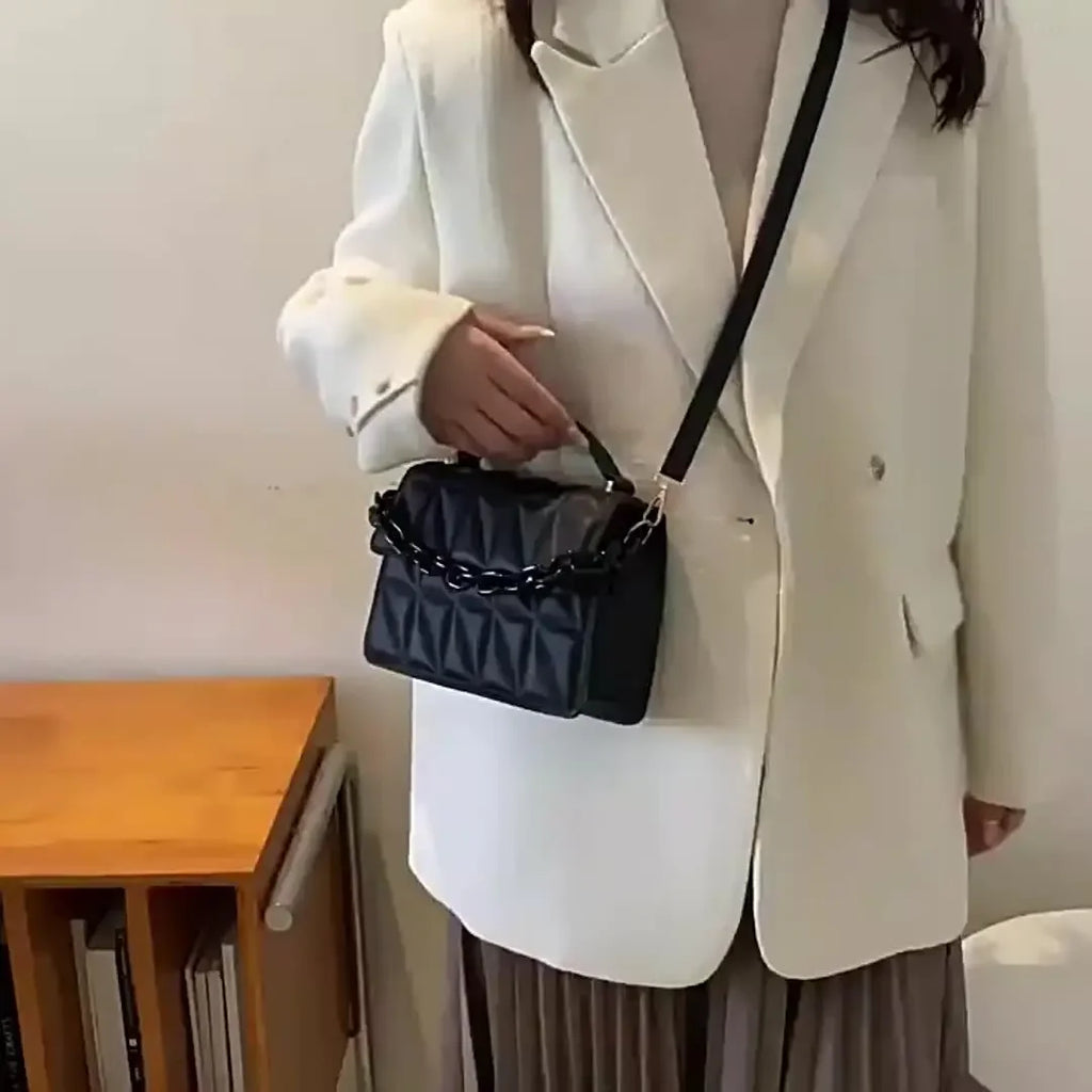 Bag with Magnetic Closure